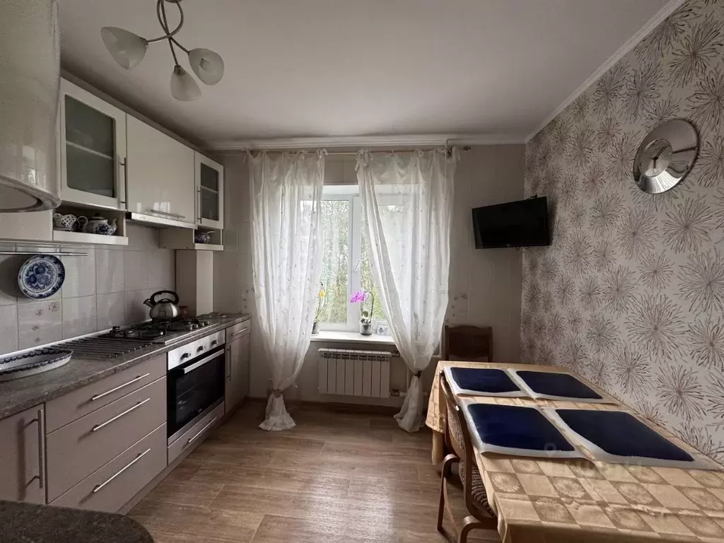 3-к кв. Ленинградская область, Гатчина ул. Рощинская, 11 (71.2 м) - Фото 2