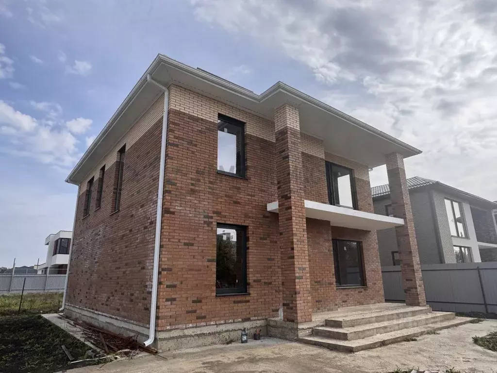 Дом в Краснодарский край, Краснодар ул. Имени Гранта Авакяна, 6 (183 ... - Фото 1