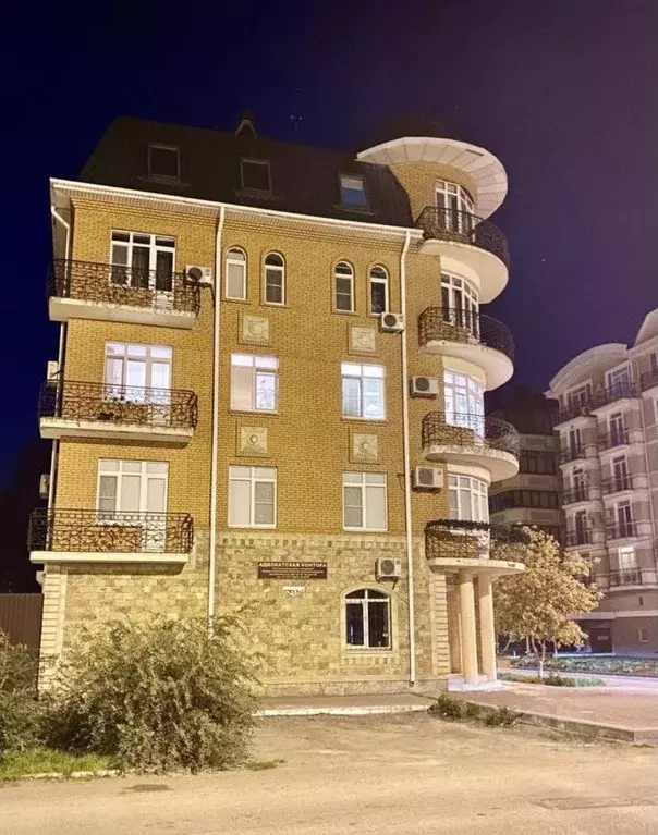 3-к кв. Астраханская область, Астрахань ул. Максима Горького, 55/5 ... - Фото 1