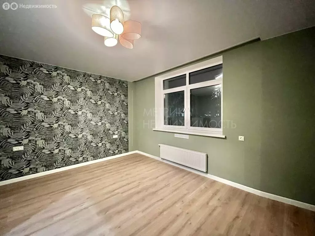 2-комнатная квартира: Тюмень, улица Ю.-Р.Г. Эрвье, 38 (85 м) - Фото 1