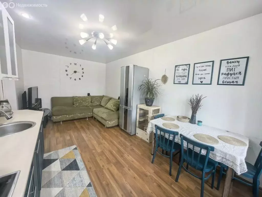 2-комнатная квартира: Иркутск, Байкальская улица, 216А/2 (61 м) - Фото 1