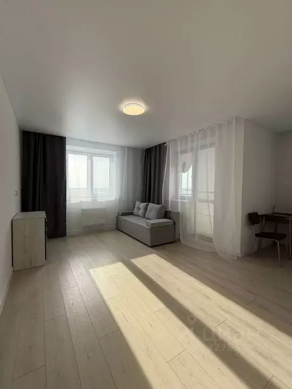 Студия Тюменская область, Тюмень Дамбовская ул., 29к1 (33.6 м) - Фото 1