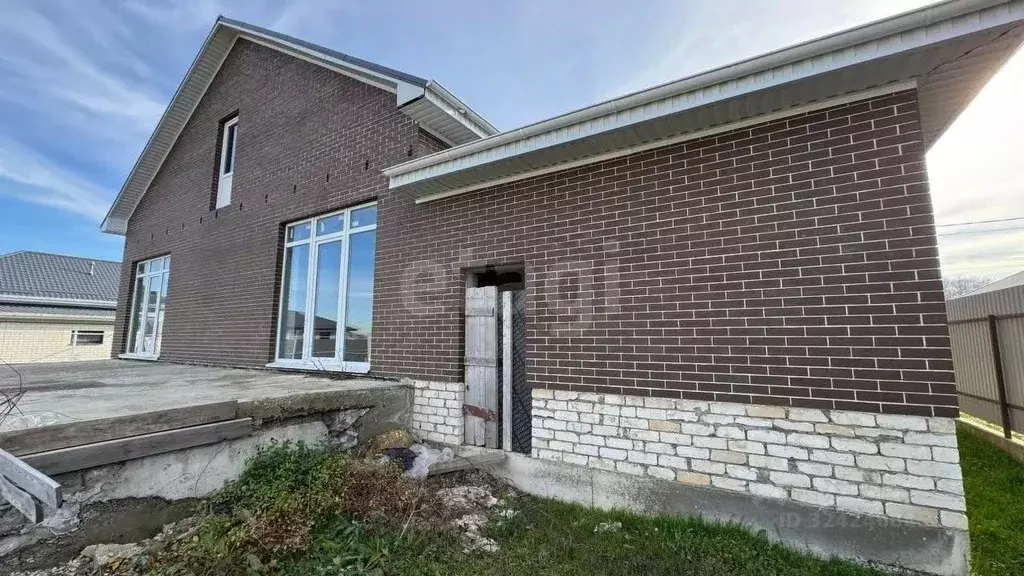 Дом в Ставропольский край, Михайловск Шпаковский район, ул. Сергея ... - Фото 0