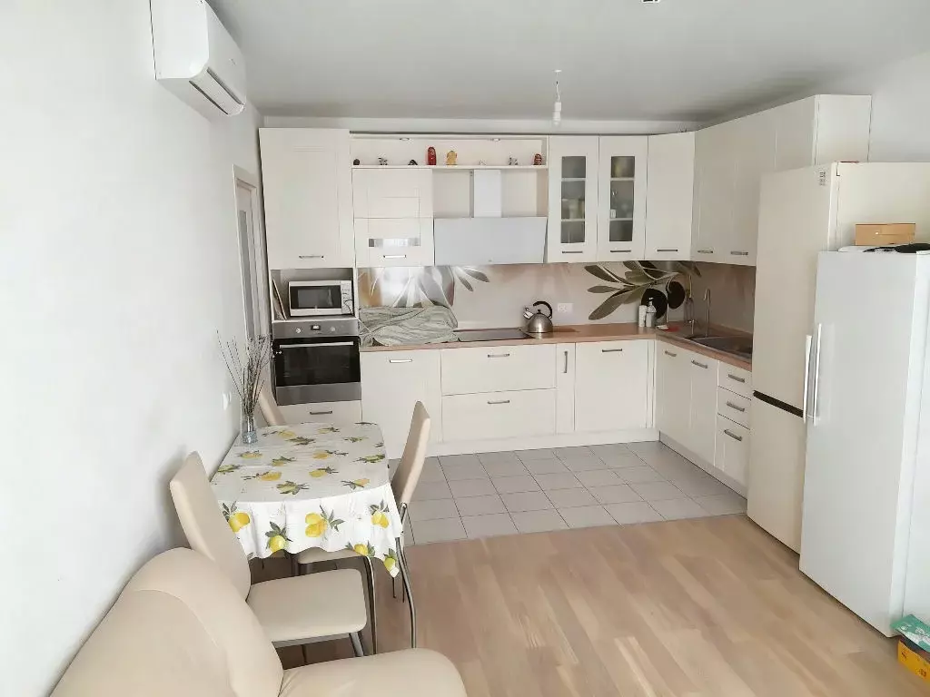 Продается 2-комнатная квартира - Фото 1