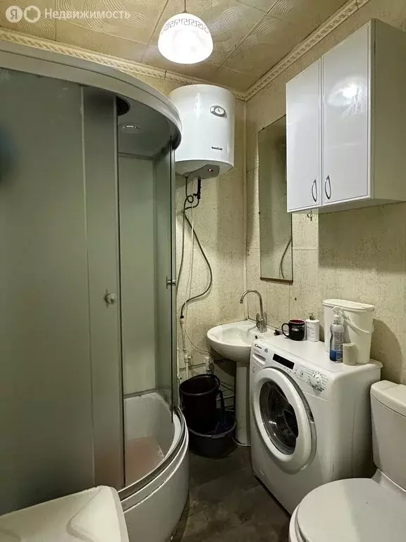 Дом в Омская область, рабочий посёлок Таврическое, улица Калинина ... - Фото 0