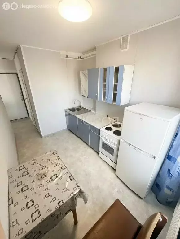 3-комнатная квартира: Барнаул, улица Шумакова, 44 (61.5 м) - Фото 1