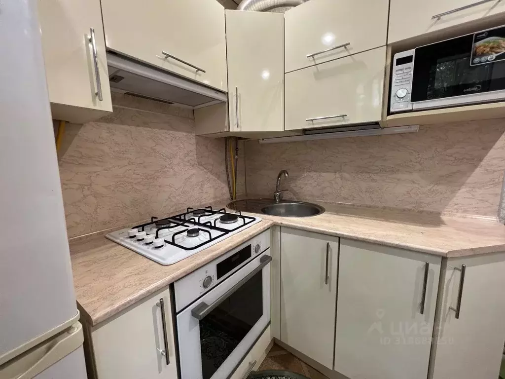 2-к кв. Татарстан, Казань ул. Батыршина, 20 (42.4 м) - Фото 0