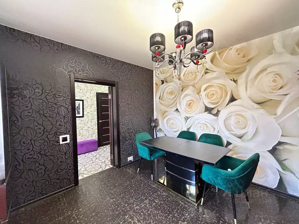Дом в Крым, Симферополь ул. Димитрова (260 м) - Фото 1