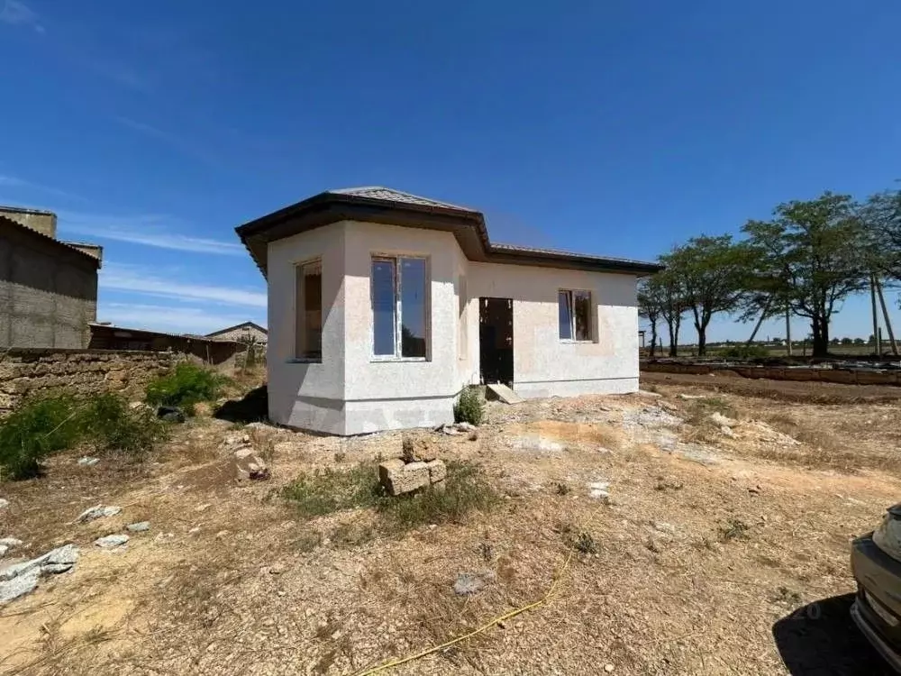 Дом в Крым, Сакский район, Лесновское с/пос, с. Владимировка ул. ... - Фото 1