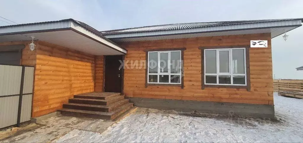 Дом в Хакасия, Усть-Абаканский район, с. Калинино  (150 м) - Фото 1
