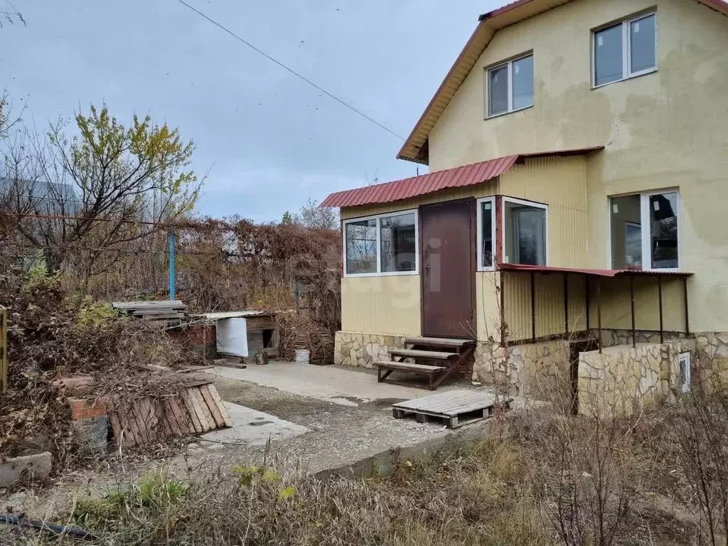 Дом в Саратовская область, д. Долгий Буерак, Новь СНТ 194 (160 м) - Фото 0