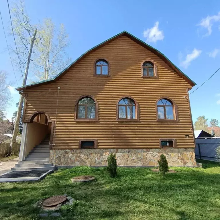 Дом в Ленинградская область, Гатчинский район, Вырица городской ... - Фото 1