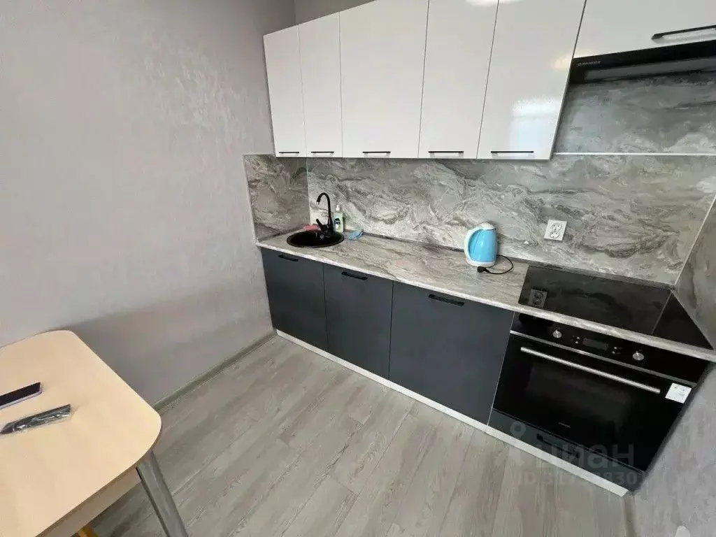 2-к кв. Удмуртия, Ижевск Камбарская ул., 94к3 (60.0 м) - Фото 1