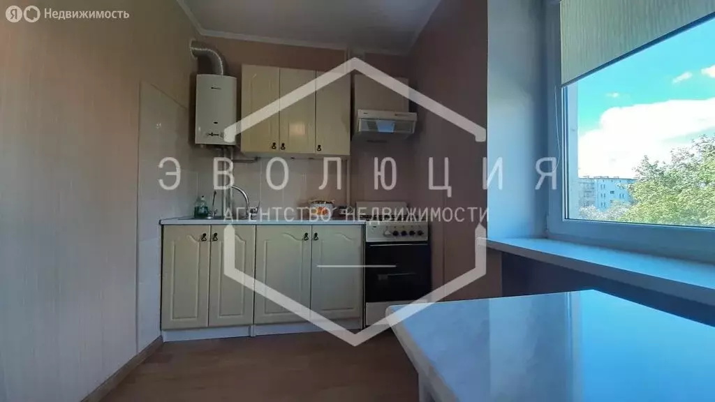 2-комнатная квартира: Калининград, Книжная улица, 2А (50.8 м) - Фото 1