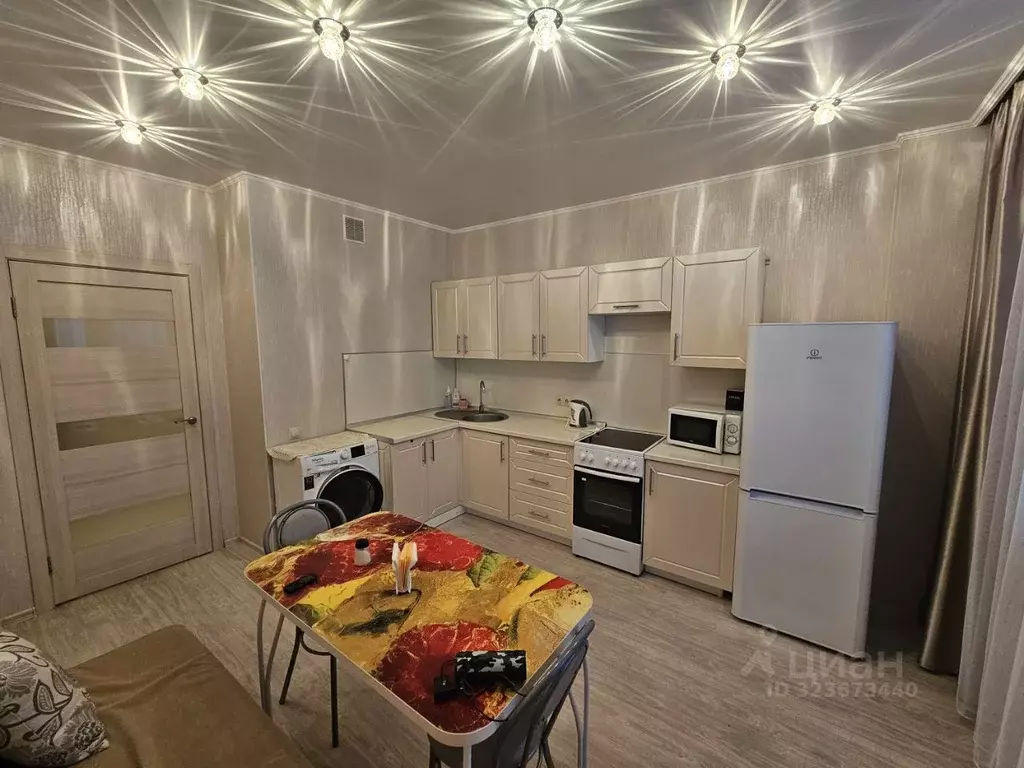 1-к кв. Тюменская область, Тюмень ул. Муравленко, 10 (49.0 м) - Фото 0