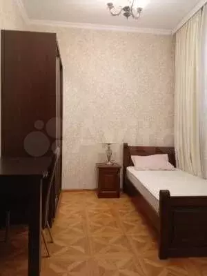 Комната 10 м в 8-к., 1/2 эт. - Фото 0