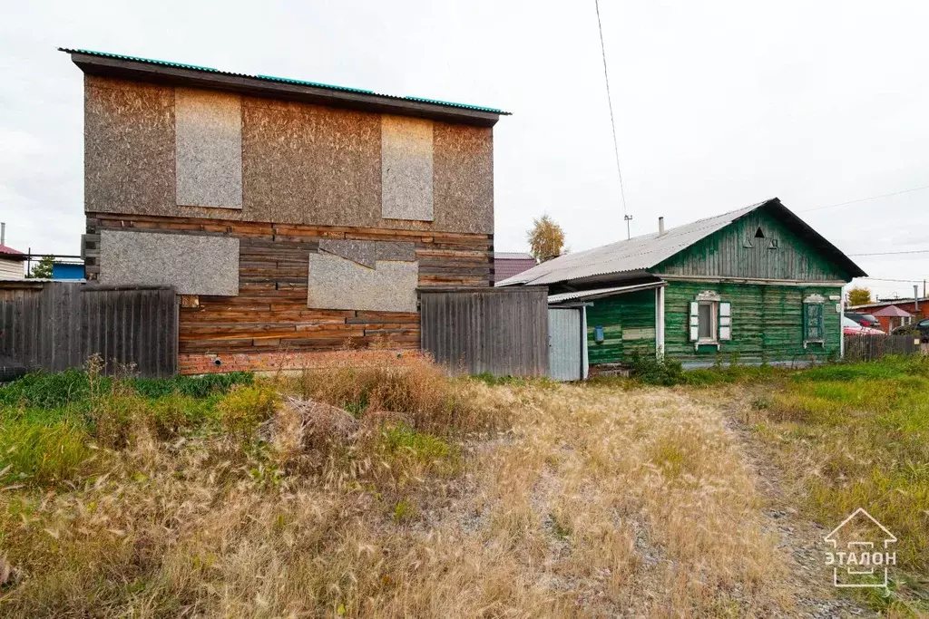 Дом в Омская область, Омск ул. 8-я Восточная, 85 (100 м) - Фото 1