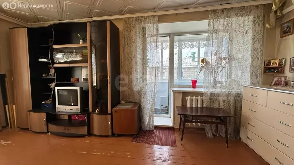 1-комнатная квартира: Ирбит, улица Логинова, 2 (30 м) - Фото 1
