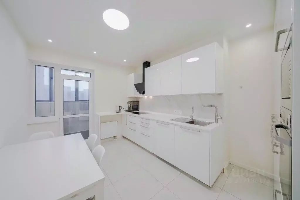 2-к кв. Свердловская область, Екатеринбург ул. Московская, 75 (81.0 м) - Фото 2