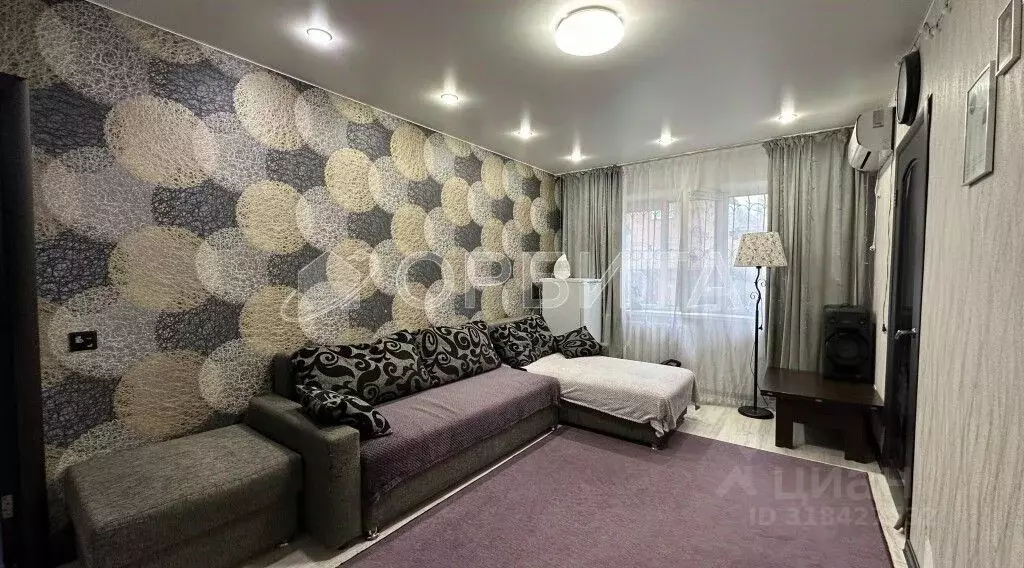 3-к кв. Тюменская область, Тюмень ул. Парфенова, 28 (56.8 м) - Фото 1