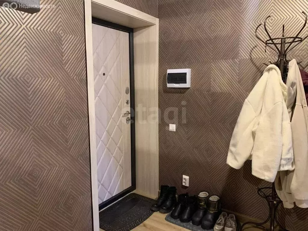 2-комнатная квартира: Октябрьский, Лучезарная улица, 17 (81 м) - Фото 1