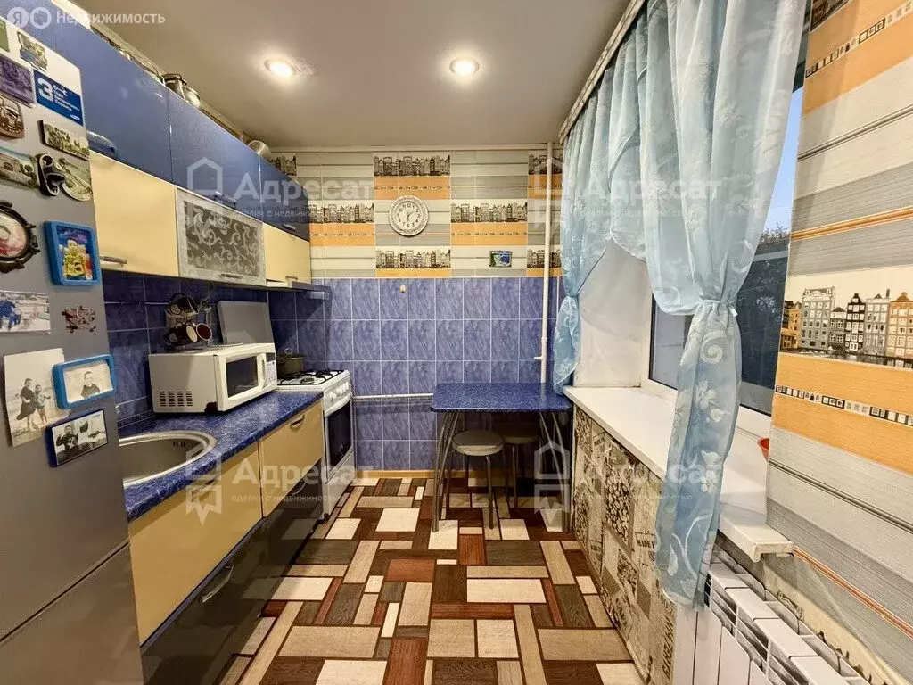 3-комнатная квартира: Волгоград, улица Быкова, 5 (55.5 м) - Фото 0