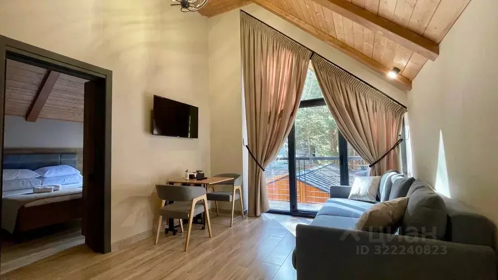 Дом в Кабардино-Балкария, Эльбрусский район, с. Эльбрус ул. Адыл-Суу, ... - Фото 1