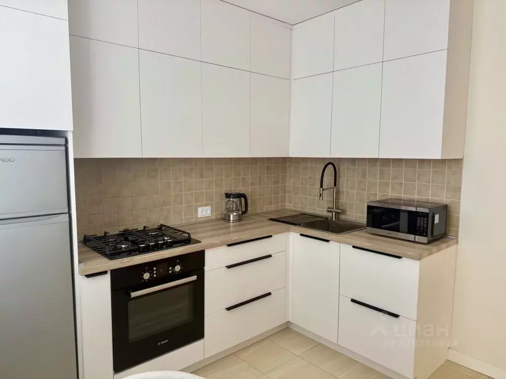 2-к кв. Крым, Симферополь ул. Севастопольская, 41/5 (56.0 м) - Фото 2