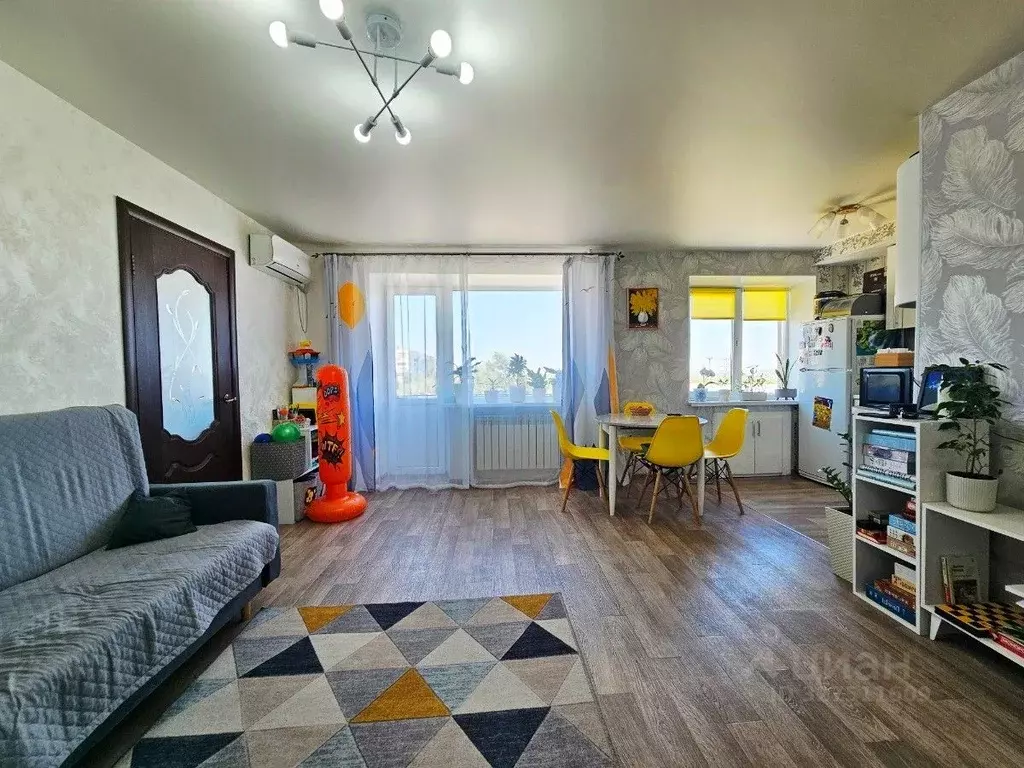 3-к кв. Волгоградская область, Волгоград ул. Маршала Еременко, 130 ... - Фото 2