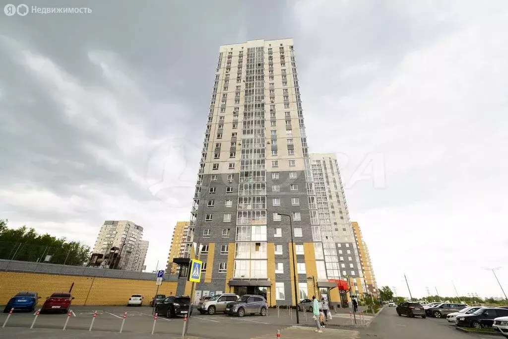 1-комнатная квартира: Тюмень, улица Мельникайте, 2к18 (39 м) - Фото 1