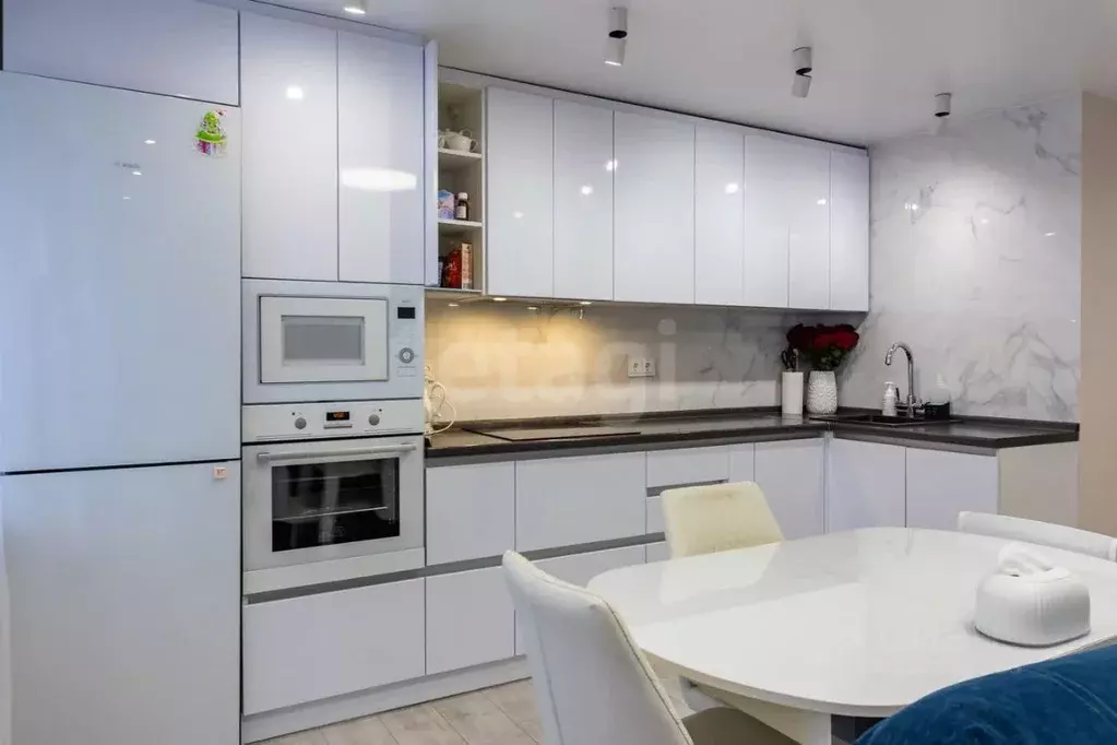 3-к кв. Хабаровский край, Хабаровск ул. Карла Маркса, 144/2В (71.2 м) - Фото 1