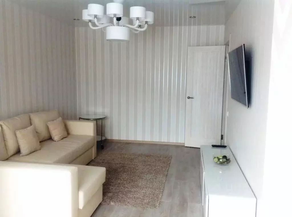 2-к кв. Краснодарский край, Сочи Центральный мкр, ул. Роз, 61 (55.0 м) - Фото 1