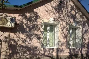 Дом в Крым, Евпатория городской округ, Заозерное пгт ул. Гайдара, 41 ... - Фото 1