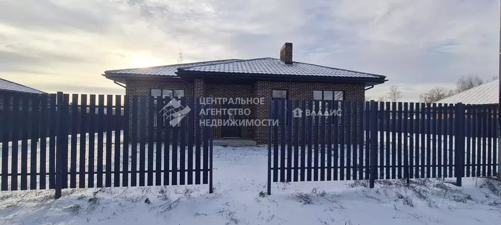 Дом в Рязанская область, Рязанский муниципальный округ, пос. Варские, ... - Фото 1