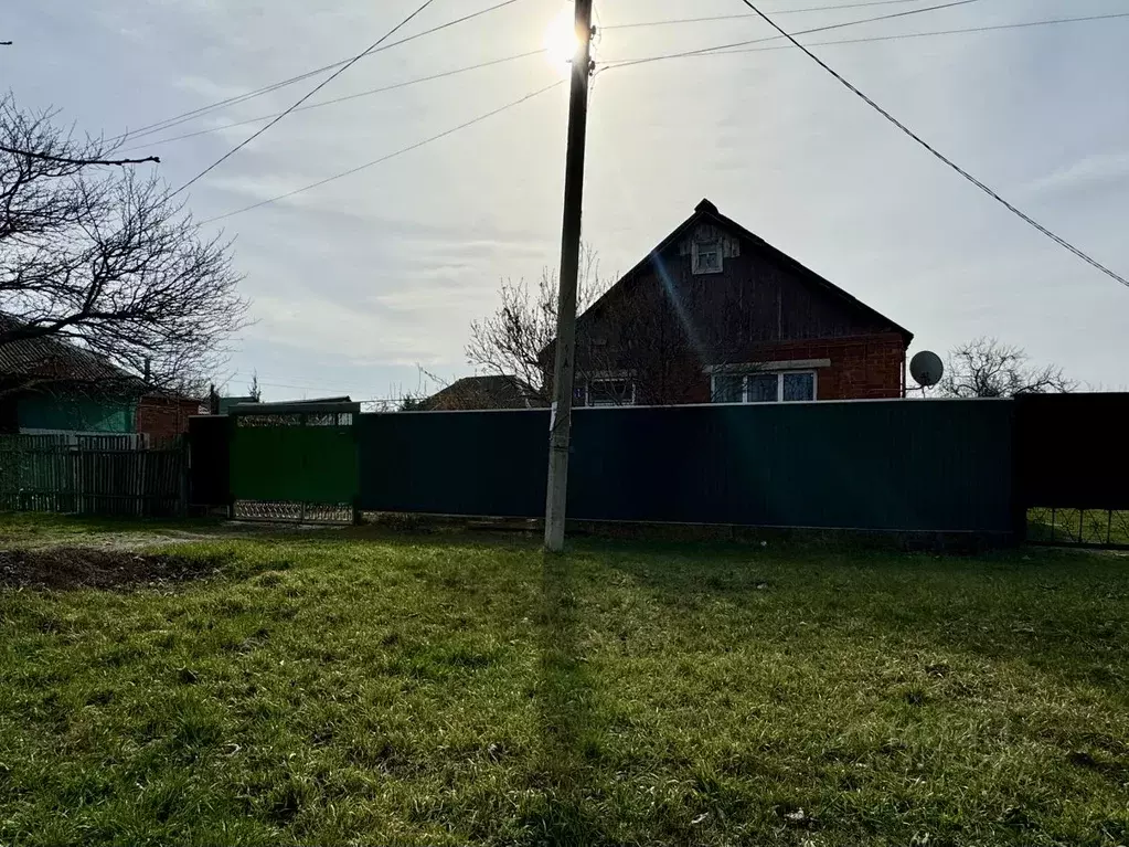 Дом в Краснодарский край, Тимашевск ул. Ковалева, 41 (50 м) - Фото 1
