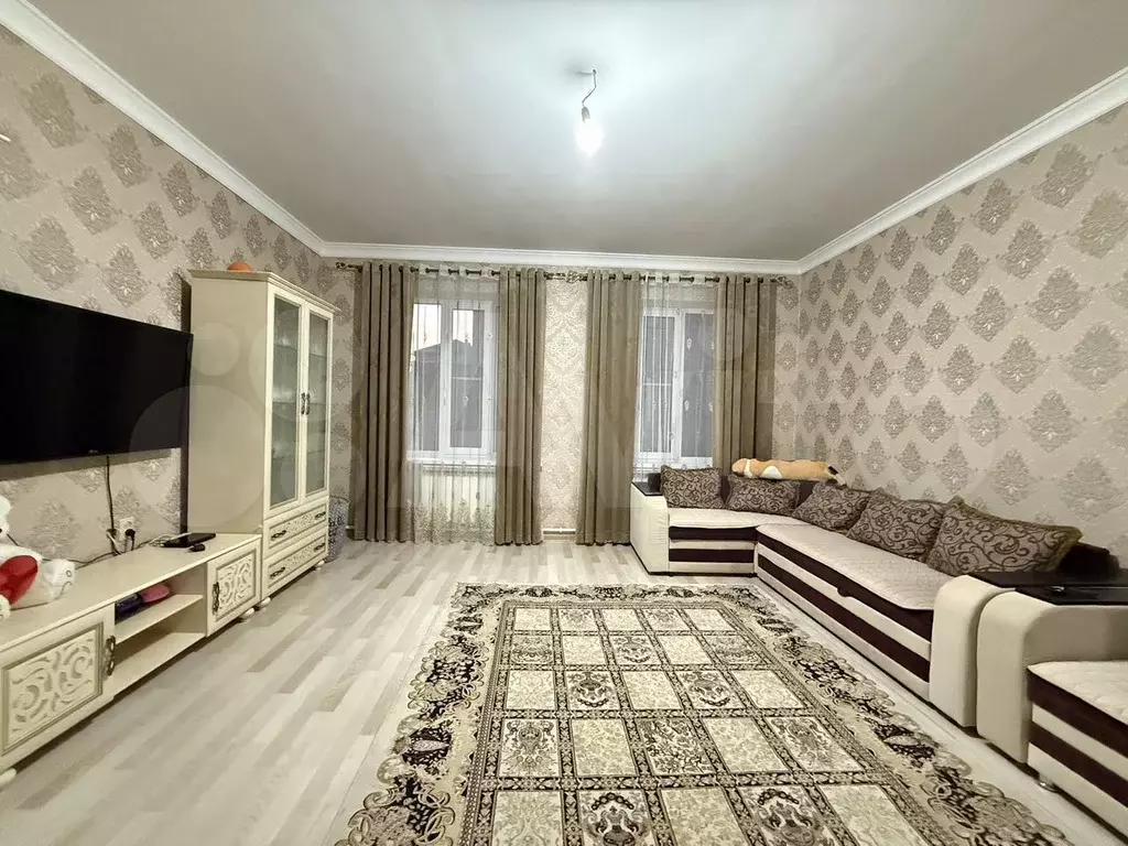 Дом 250 м на участке 6 сот. - Фото 0