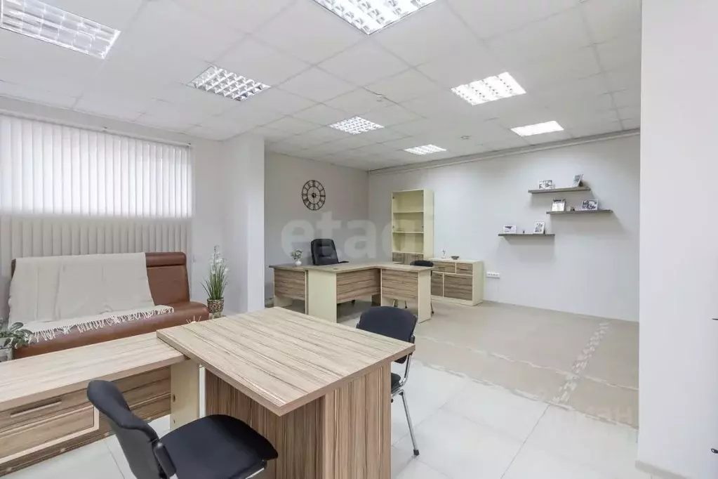 Офис в Тюменская область, Тюмень ул. Мельникайте, 125б (39 м) - Фото 1