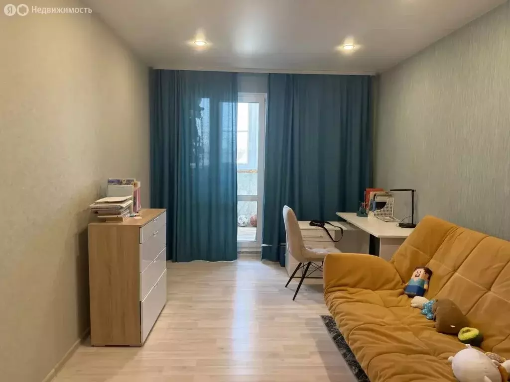 3-комнатная квартира: посёлок Придорожный, микрорайон Южный Город, ... - Фото 1