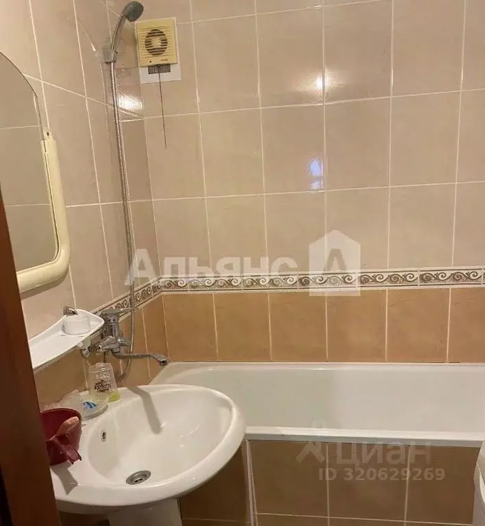 2-к кв. Ростовская область, Шахты Индустриальная ул., 1А (51.4 м) - Фото 0