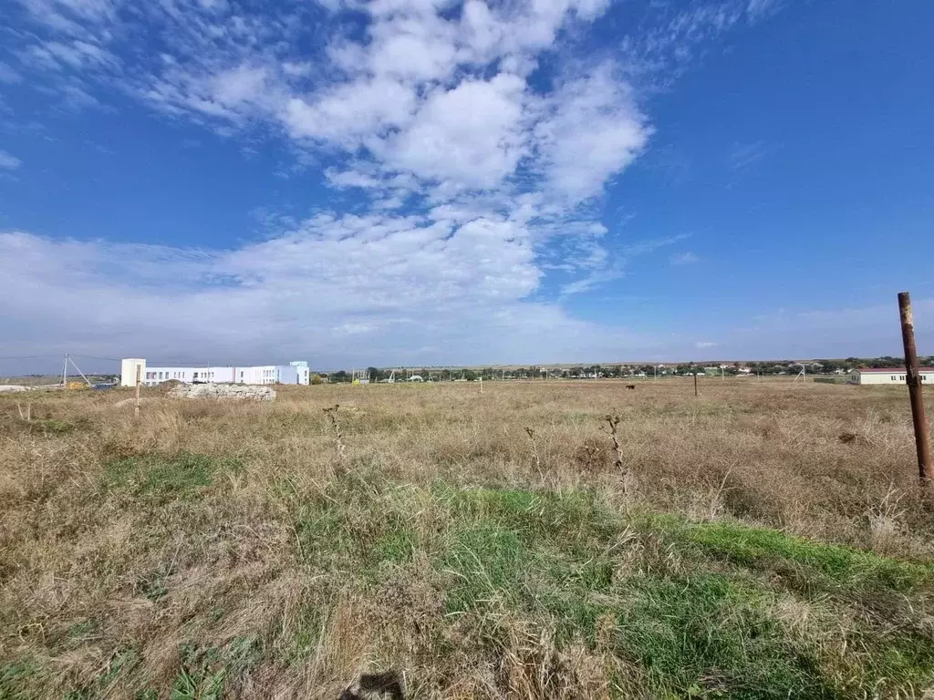 Участок в Крым, Ленинский район, с. Приозерное ул. Садово-Парковая ... - Фото 1