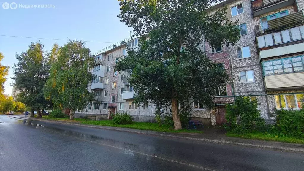 3-комнатная квартира: Сыктывкар, улица Борисова, 5 (59 м) - Фото 1