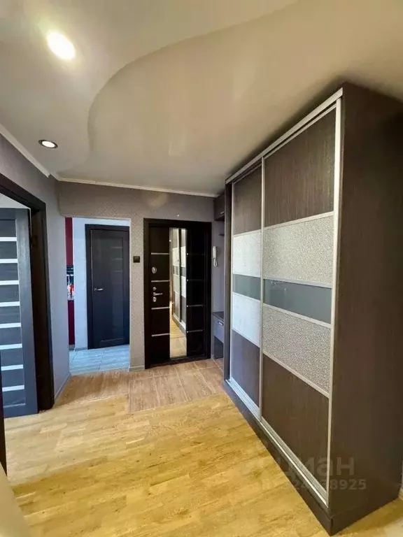 3-к кв. Курганская область, Курган Заозерный жилрайон, 1-й мкр, 20 ... - Фото 2