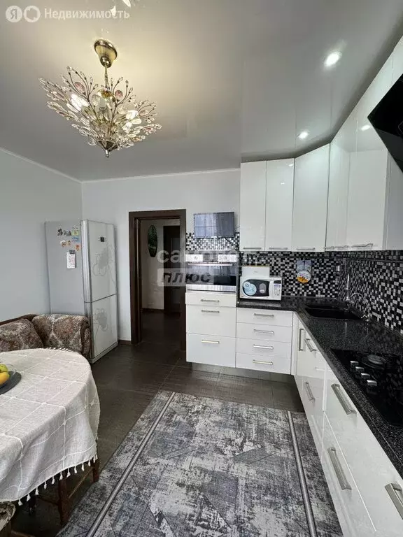 1-комнатная квартира: Астрахань, улица Космонавтов, 18к1 (57 м) - Фото 1