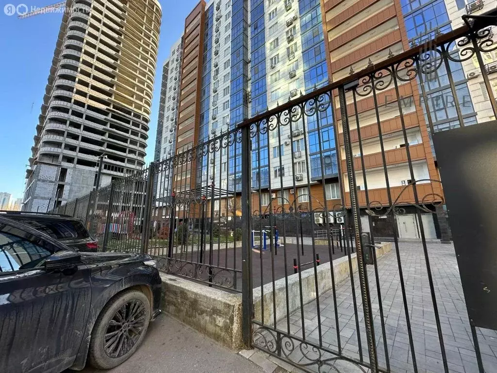 2-комнатная квартира: Грозный, бульвар М.А. Эсамбаева, 11 (95 м) - Фото 1