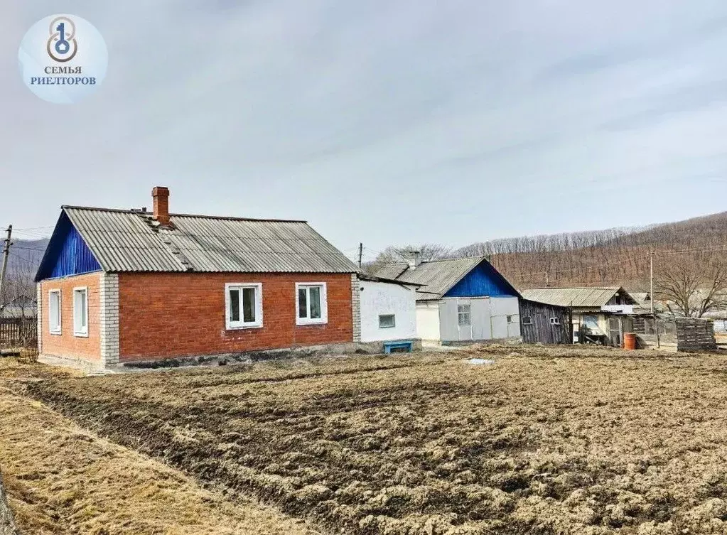 Дом в Приморский край, Партизанский муниципальный округ, с. ... - Фото 0