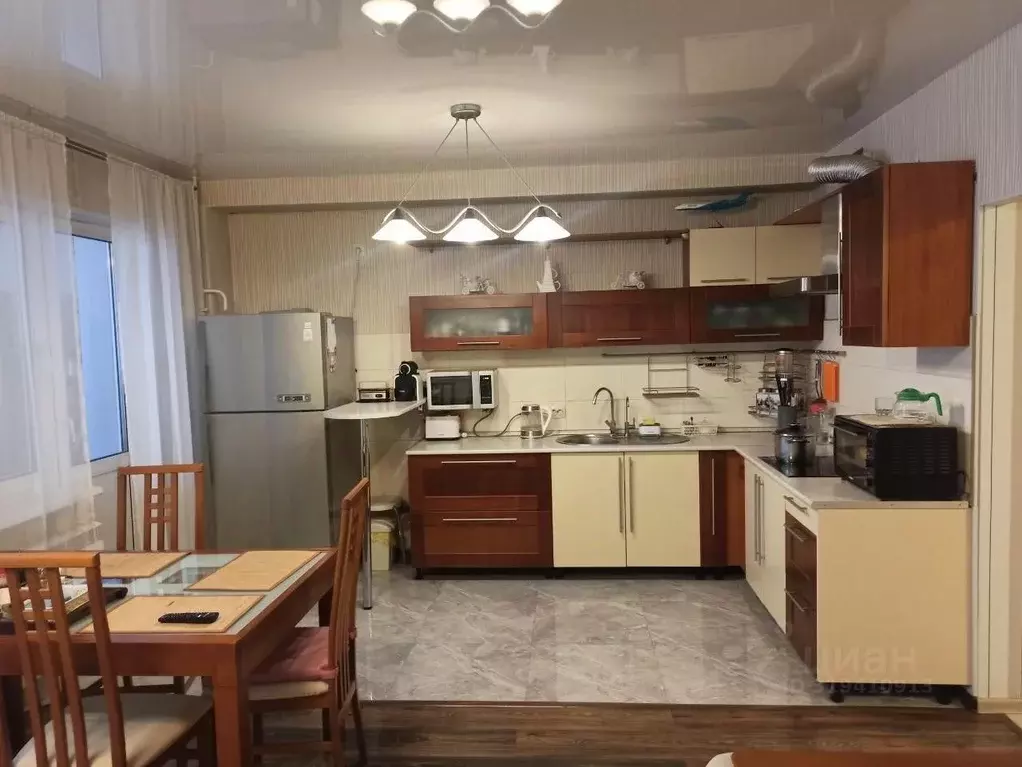 2-к кв. Саха (Якутия), Якутск ул. Дзержинского, 41/2 (52.0 м) - Фото 1