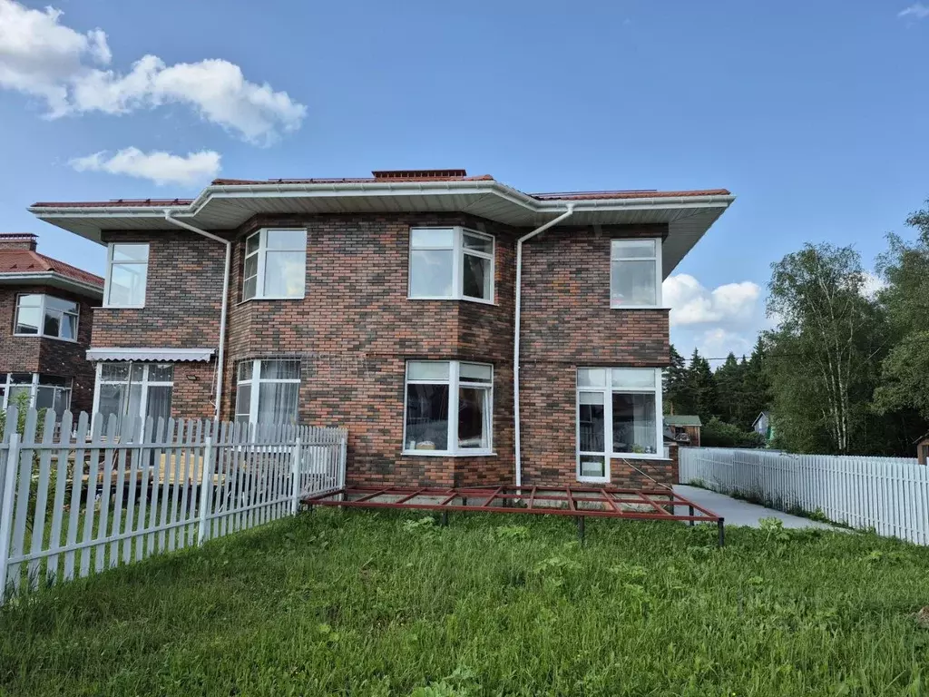 Таунхаус в Московская область, Дмитровский муниципальный округ, Катуар ... - Фото 1