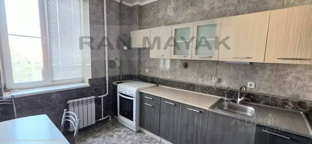 2-к кв. Адыгея, Майкоп Школьная ул., 182 (65.9 м) - Фото 1