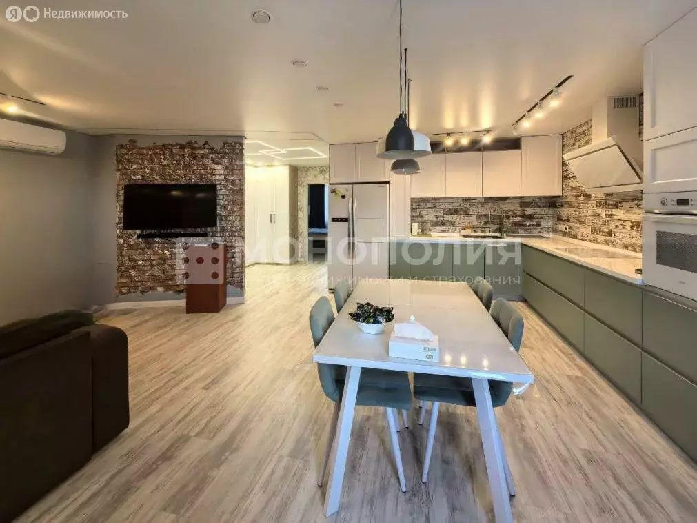 3-комнатная квартира: Белогорск, улица Луценко, 6 (71.1 м) - Фото 1