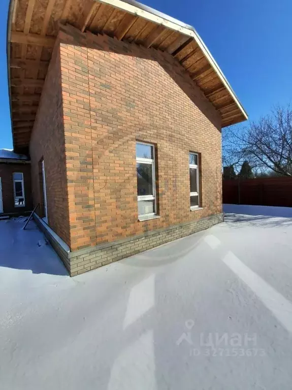 Дом в Белгородская область, Старооскольский городской округ, с. ... - Фото 1